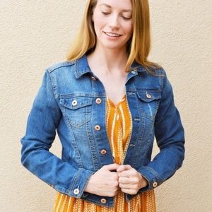 SALE! NWT Classic Denim Jacket Medium Wash